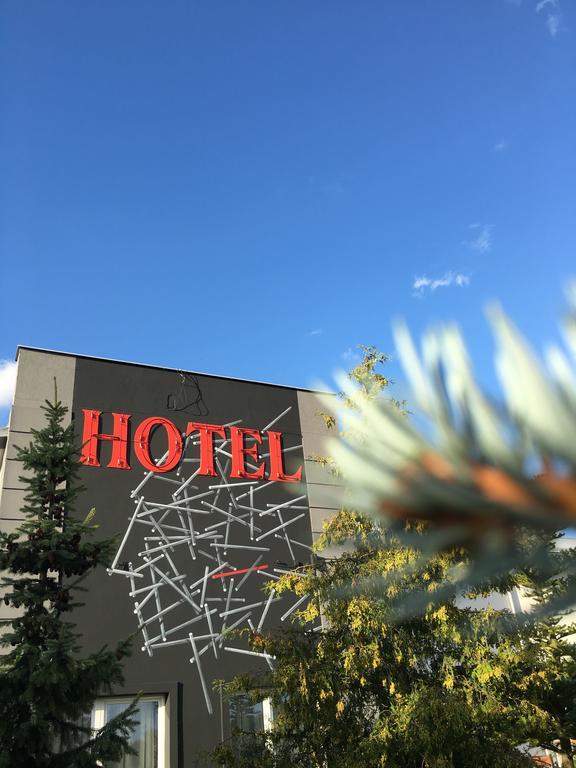 Canpol-Jull'S Art Hotel Czluchow Luaran gambar